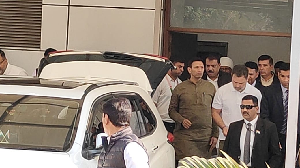 इंदौर पहुंचे राहुल गांधी, वीडियो आया सामने