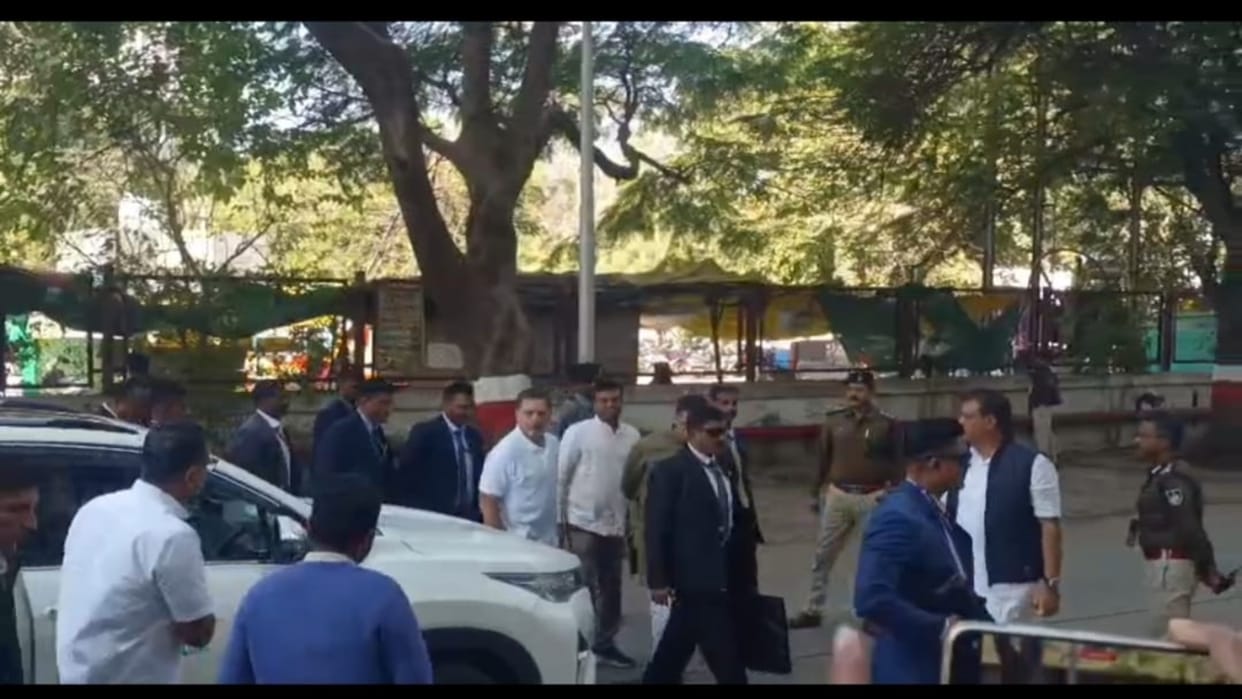 Indore News Rahul Gandhi visits Bhagirathpura to meet contaminated water victims and demands compensation