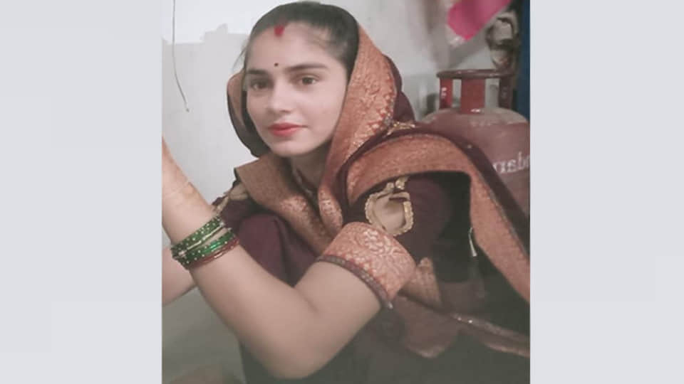 रोशनी की फाइल फोटो