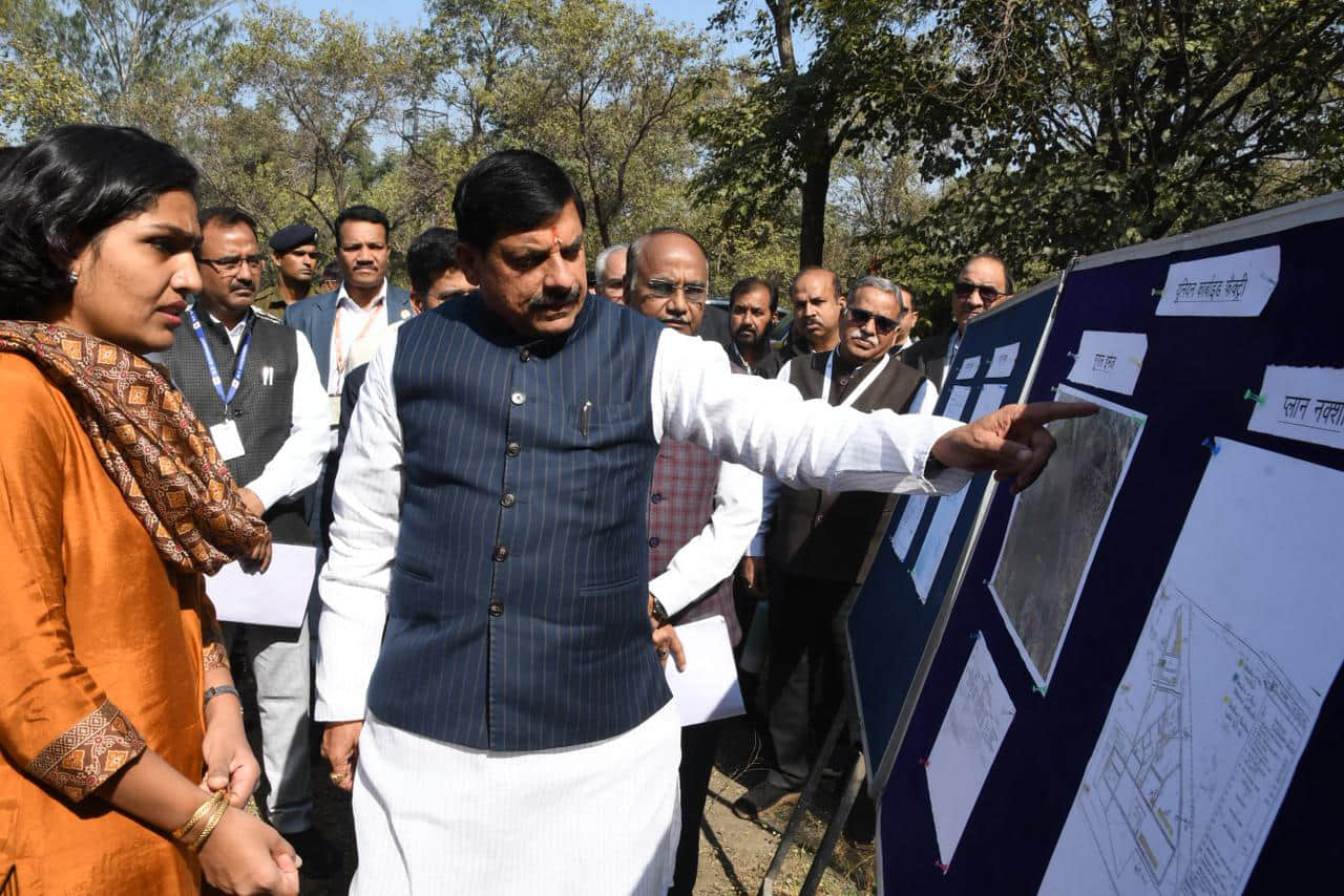 MP: The Chief Minister inspected the UCA factory premises and said that the Congress party committed a major n