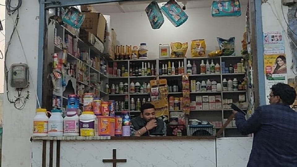 Raids on medicine shops in Sikandrarao Hathras