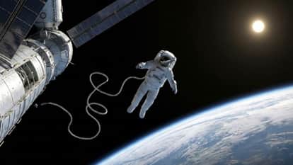 do humans age faster in space new study uncovers rapid ageing effects on body