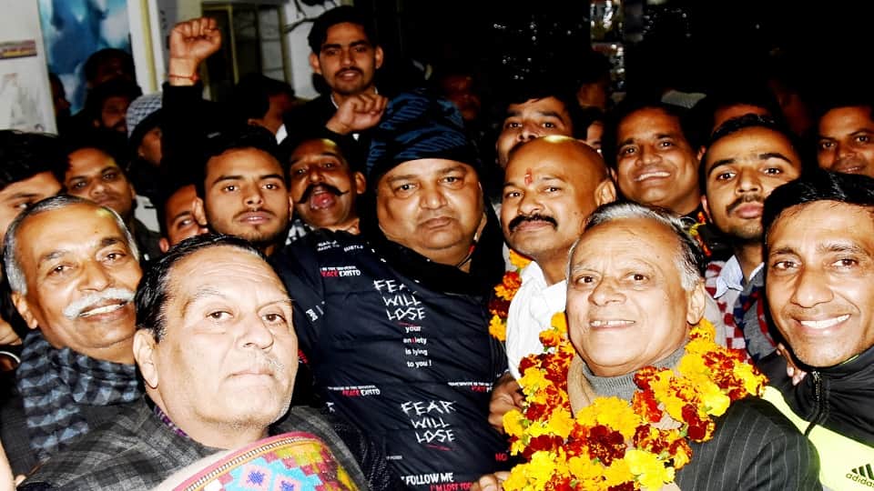 चुनाव के विजेता।