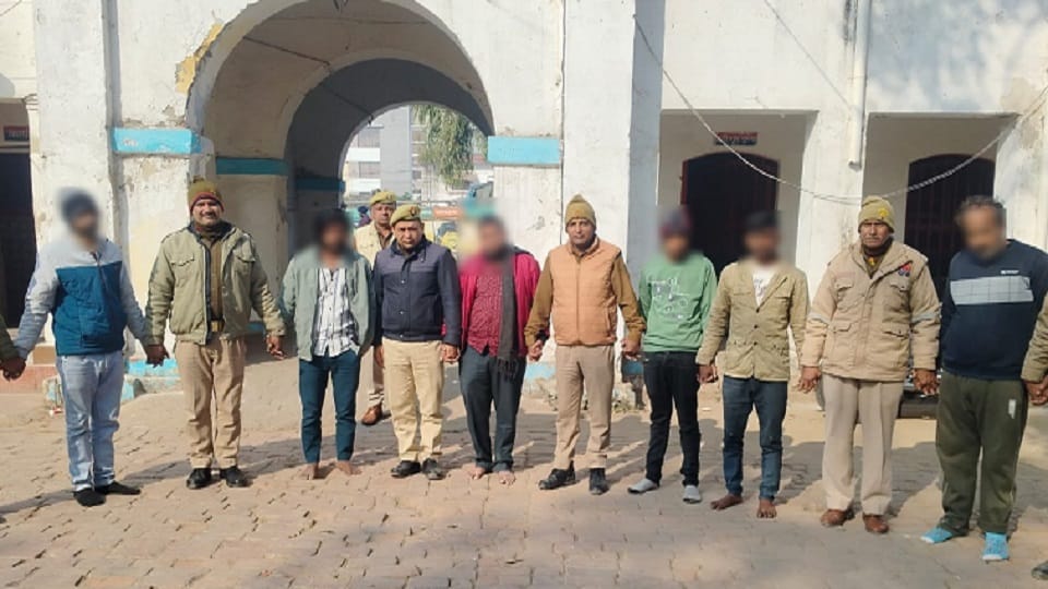 Six bookies arrested