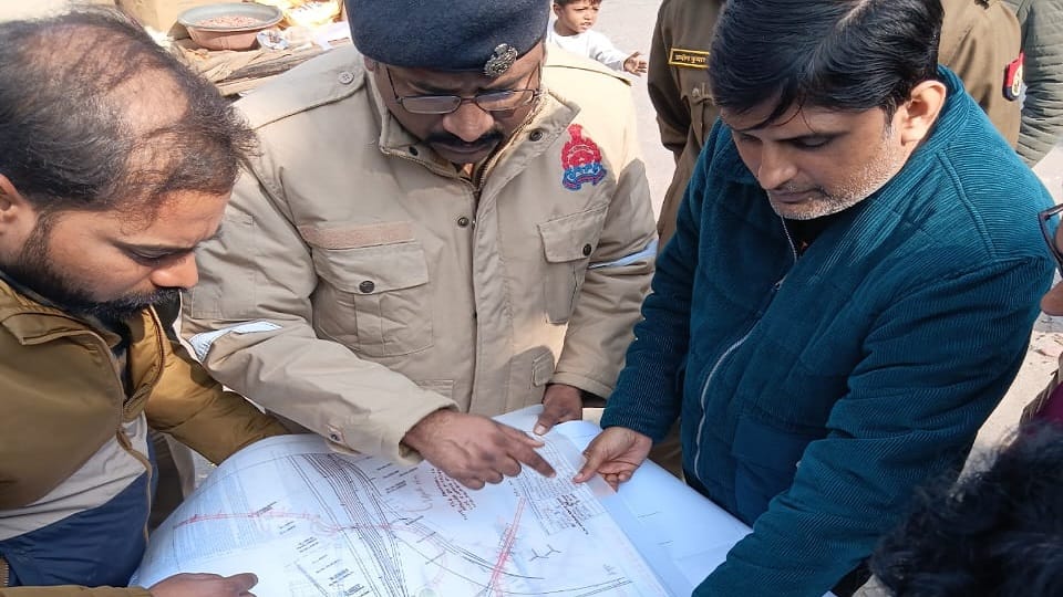 Repair Work at Rui Ki Mandi Crossing Triggers Day Long Traffic Jam in Agra