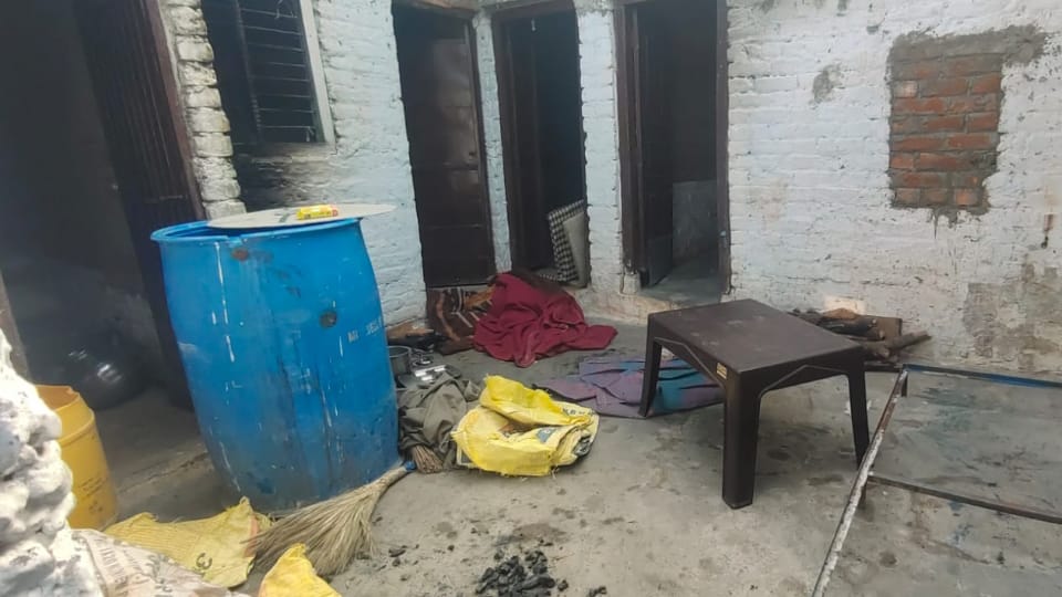 Retired railway employee murder his wife dismembered her body and burned pieces in room for a week Jhansi