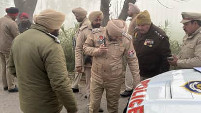 मौके पर पुलिस टीम।