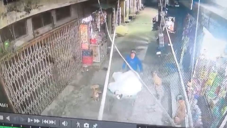 young man murdered his girlfriend In Muzaffarnagar He carried her body on a cart for 700 meters