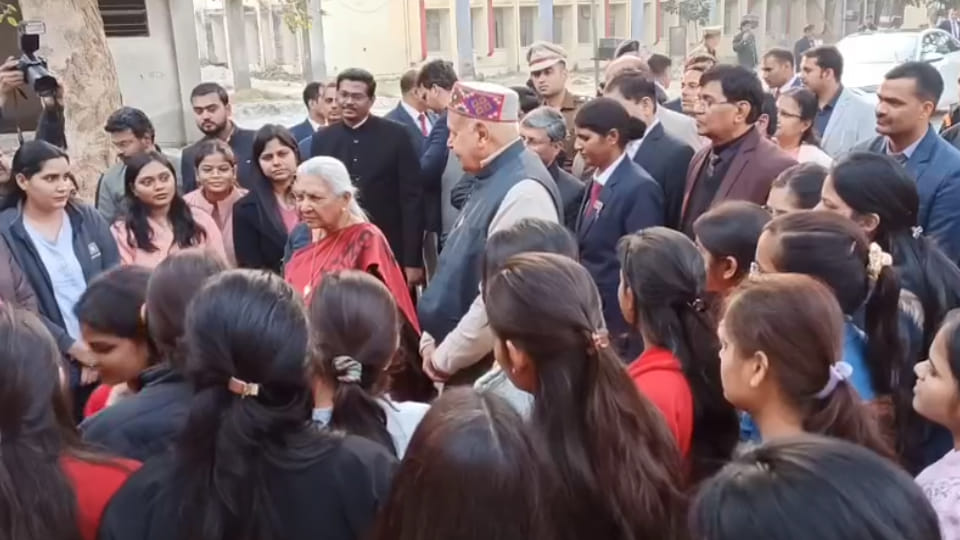 Students say scholarships are delayed, Governor says negligence will not be tolerated