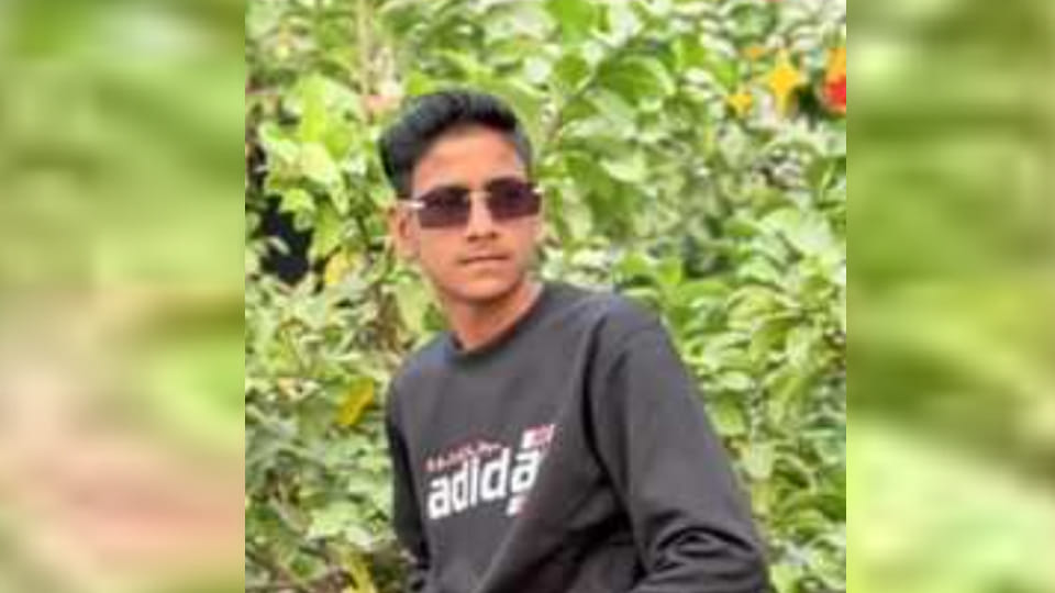 Hardoi: Two teenagers killed, one youth injured in car-bike collision