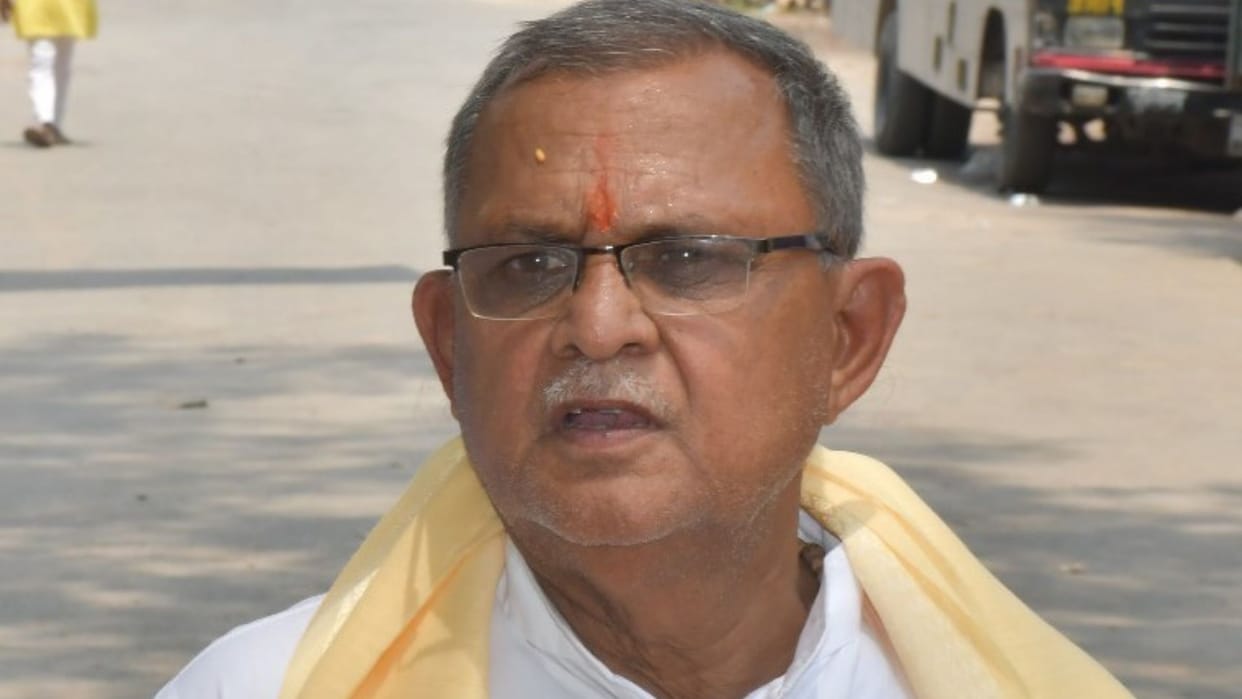 Samajwadi Party MP Sanatan Pandey controversial statement in Ballia