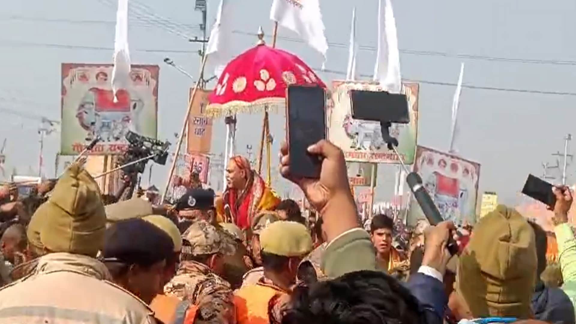Prayagraj Magh Mela Shankaracharya Avimukteshwarananda's chariot was prevented from entering the Sangam