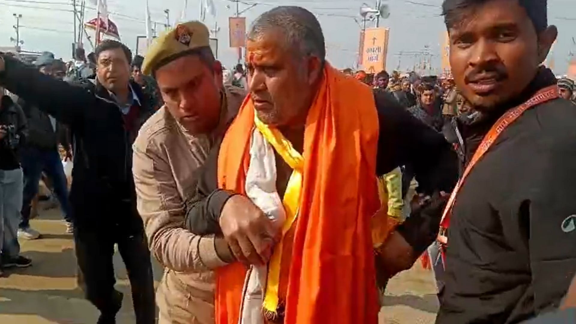 Prayagraj Magh Mela Shankaracharya Avimukteshwarananda's chariot was prevented from entering the Sangam