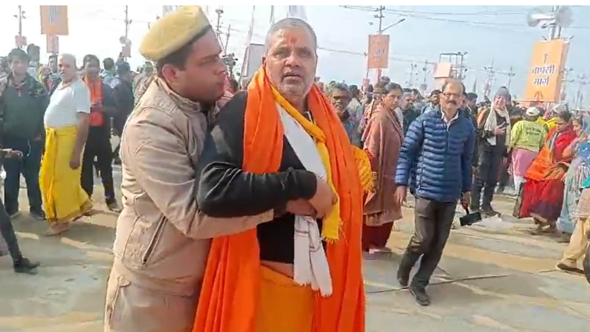 Prayagraj Magh Mela Shankaracharya Avimukteshwarananda's chariot was prevented from entering the Sangam