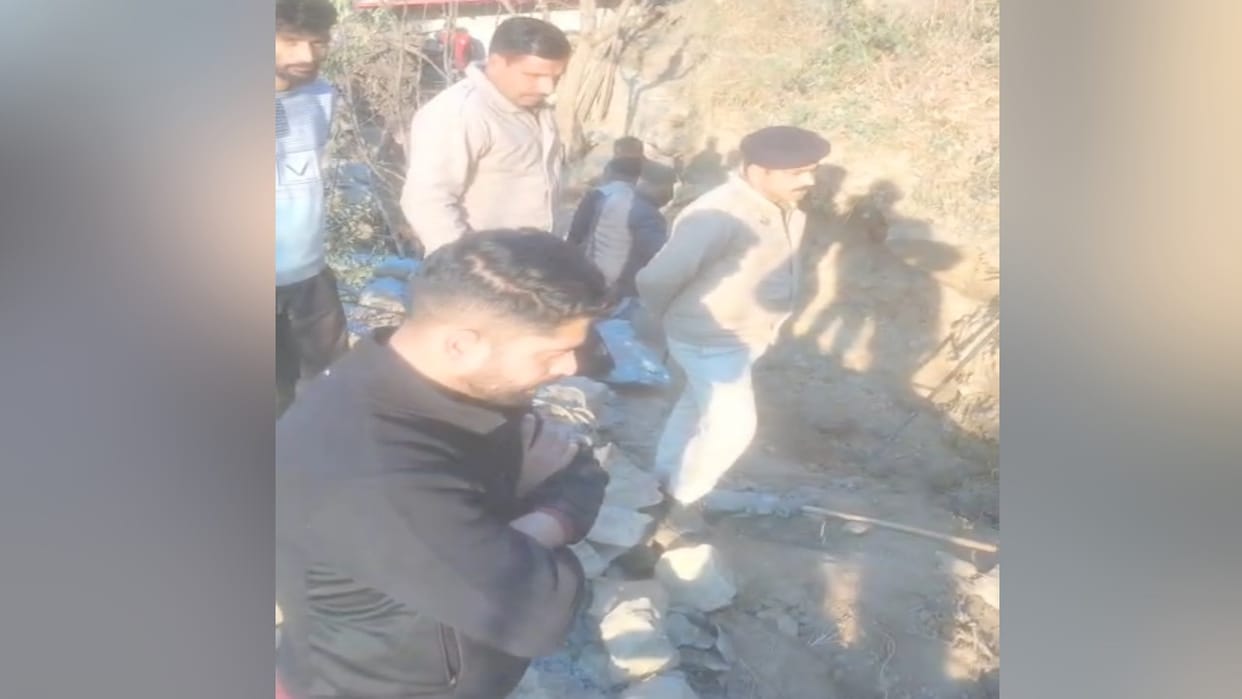 A husband and wife working on the construction of a retaining wall in Kotkhai died after being buried under de