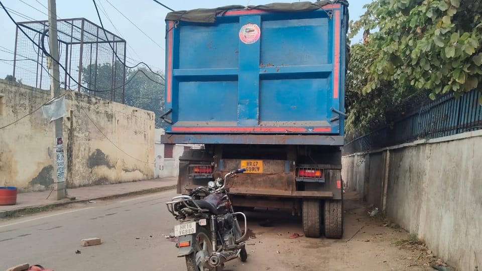One died in road accident at Bhiwani