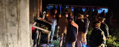 Barabanki: Gorakhpur-Delhi bus falls 15 feet and overturns, 55 passengers were on board; 12 sustained serious