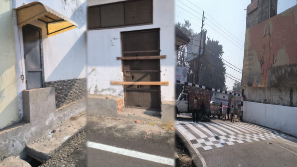 Doors of Houses on Link Road Sealed After PWD Builds Boundary Wall
