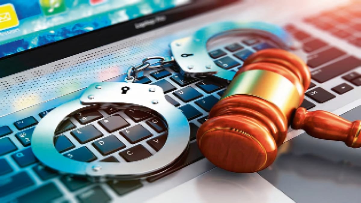 पुलिस का एक चेहरा: यूपी के कारोबारी को लूटने वाले दिल्ली के एसआई और सिपाही को जेल, दिखाया था वर्दी का रौब