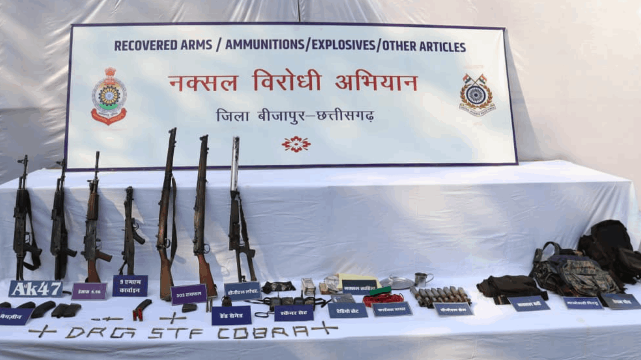 हथियारों को जखीरा बरामद