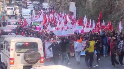 Himachal: Kisan Sabha and apple growers association protest over their demands, take out a march Secretariat