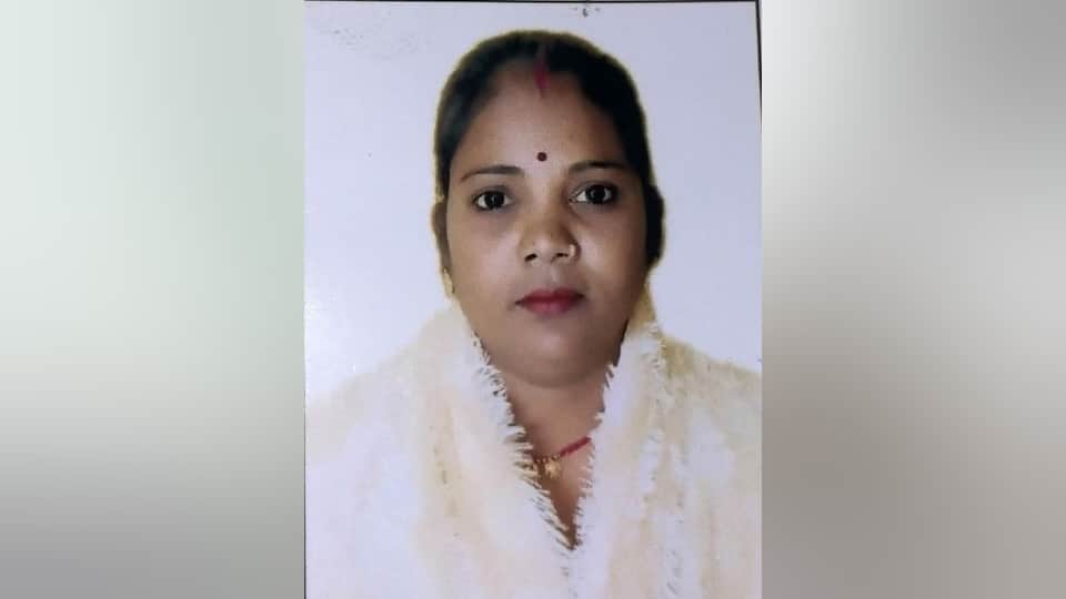 Jhansi murder Accused retired railway employee bought 150 kg wood and had box delivered by his son In jhansi