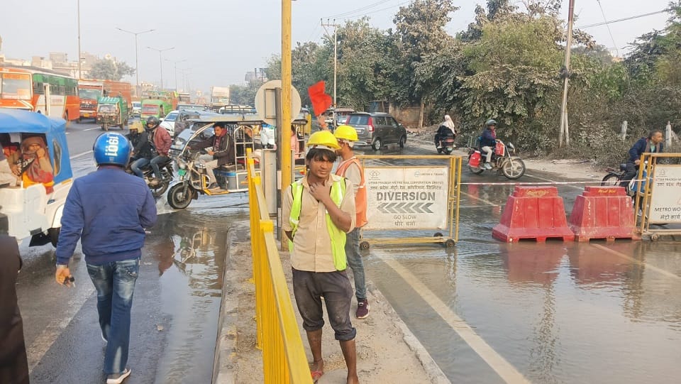 Water pipeline damaged during Green Gas excavation in Agra