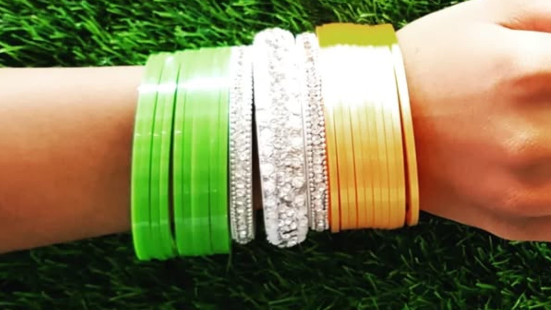 Republic Day 2026 Office Look Wear Stylish Tricolor Bangles Tirange Colour KI Chudiyan