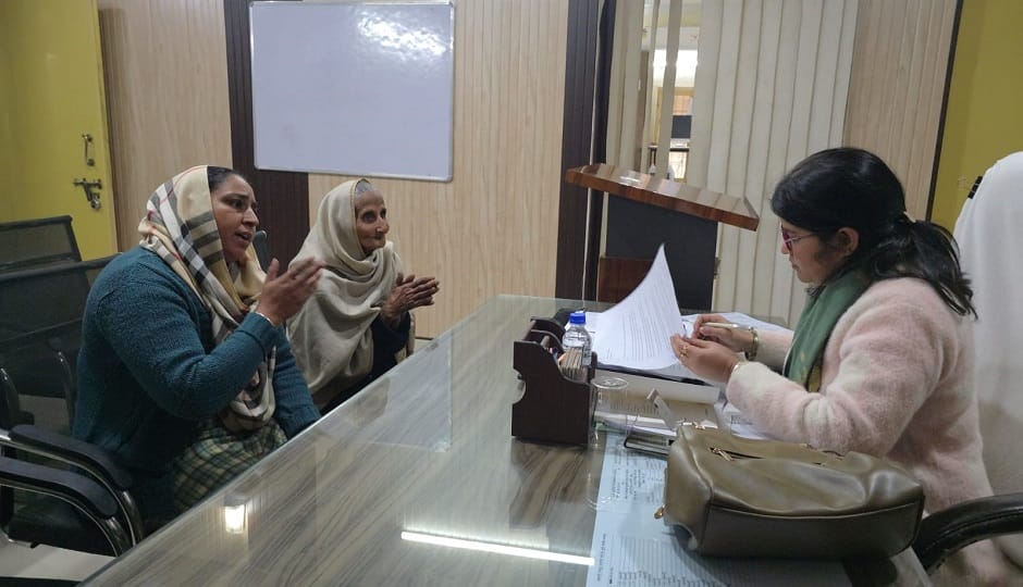 A land dispute involving four acres of land, a mother-in-law and daughter-in-law appealed to the SDM
