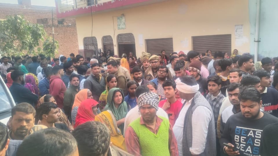 Etah Four Members Murder If Rs 4 lakh could have been arranged four lives could have been saved