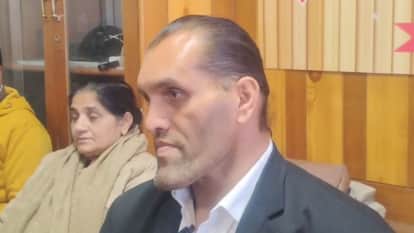 wrestler great Khali once again appeared before the media in the Tehsildar