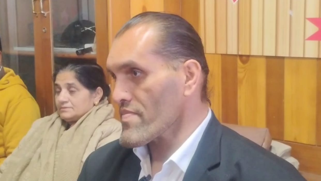 wrestler great Khali once again appeared before the media in the Tehsildar