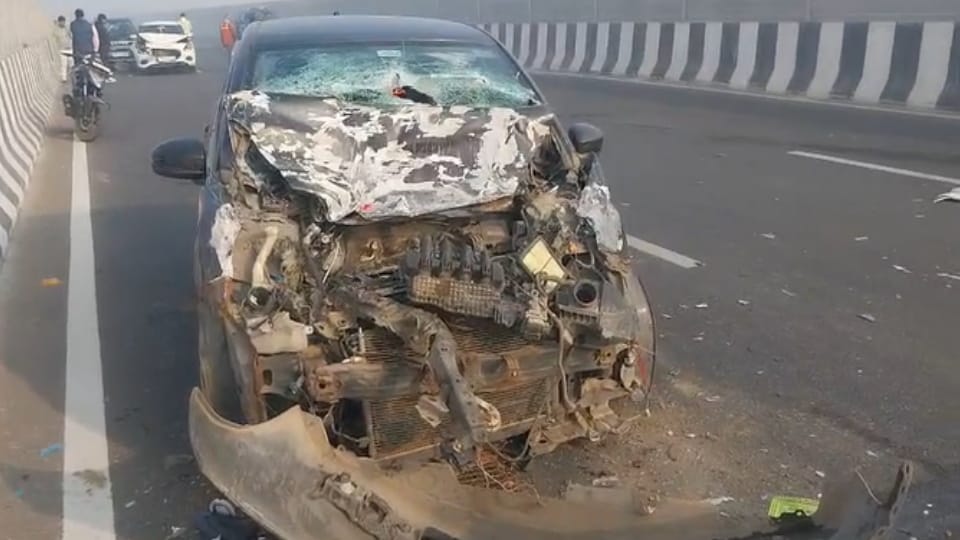 Baghpat: Accident on Delhi Akshardham Access Controlled Road, Over a Dozen Vehicles Collide Due to Dense Fog