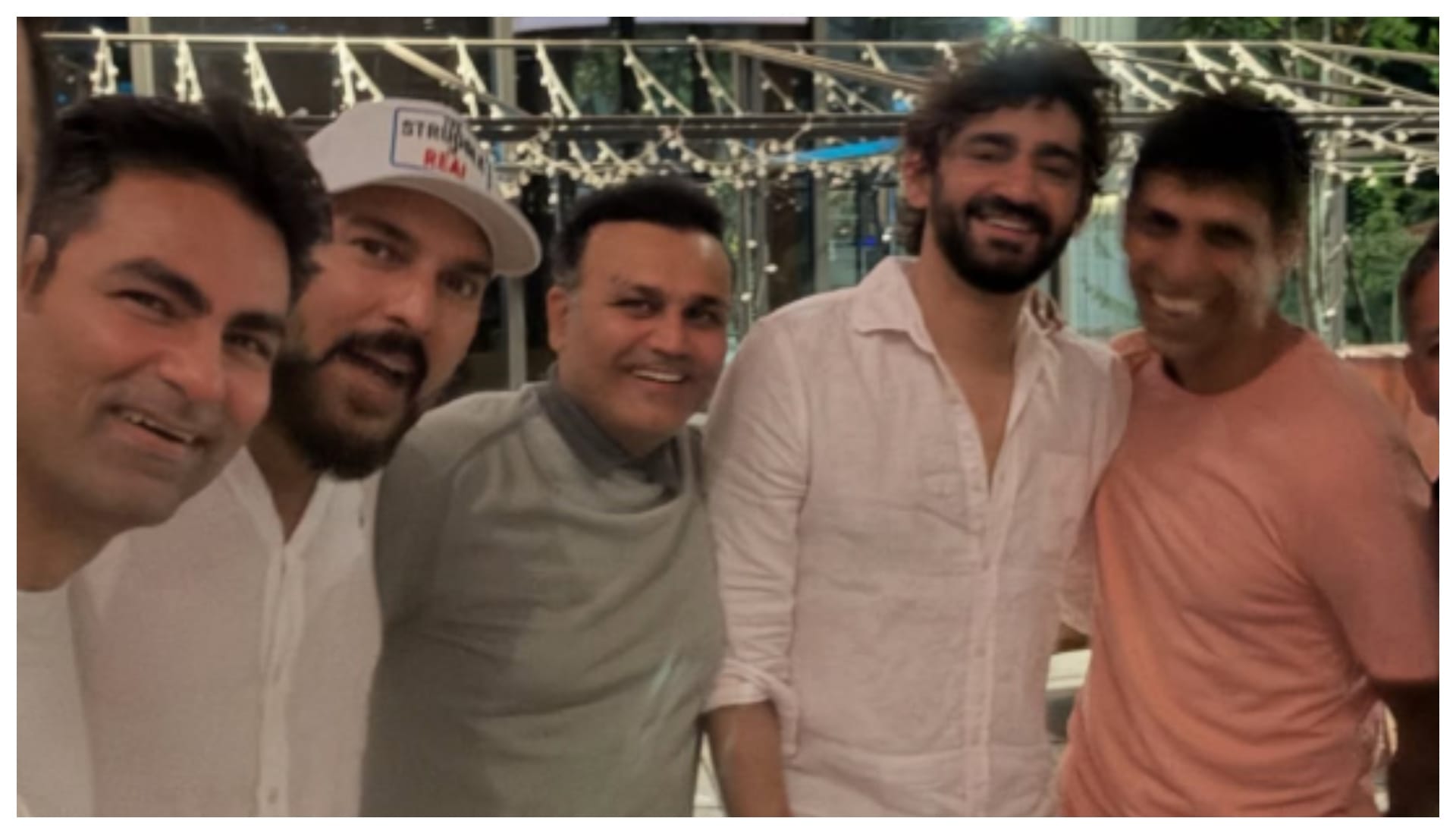 Yuvraj Agarkar Sehwag Mohammad Kaif Ashish Nehra 2000s Cricketers Gang Reunion Photos
