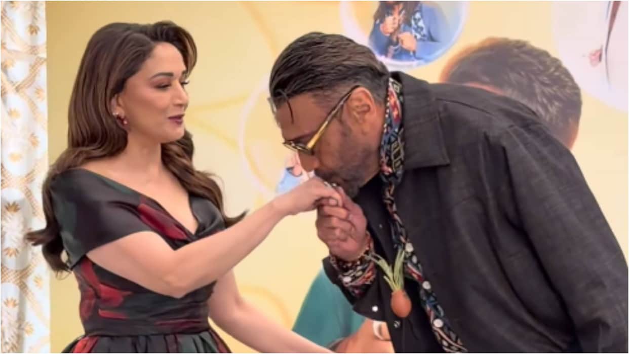 Jackie Shroff kisses Madhuri Dixit Hand at sets of Kapil Sharma show The Great Indian Kapil Show Video Viral