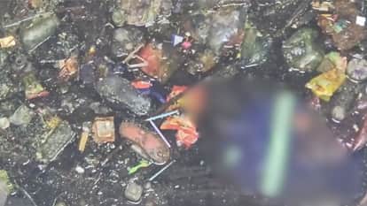 Reliance company electrician dead body found in well in chandauli