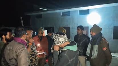 Kanpur body of a young girl was found hanging in college owned by  cabinet minister watchman called police