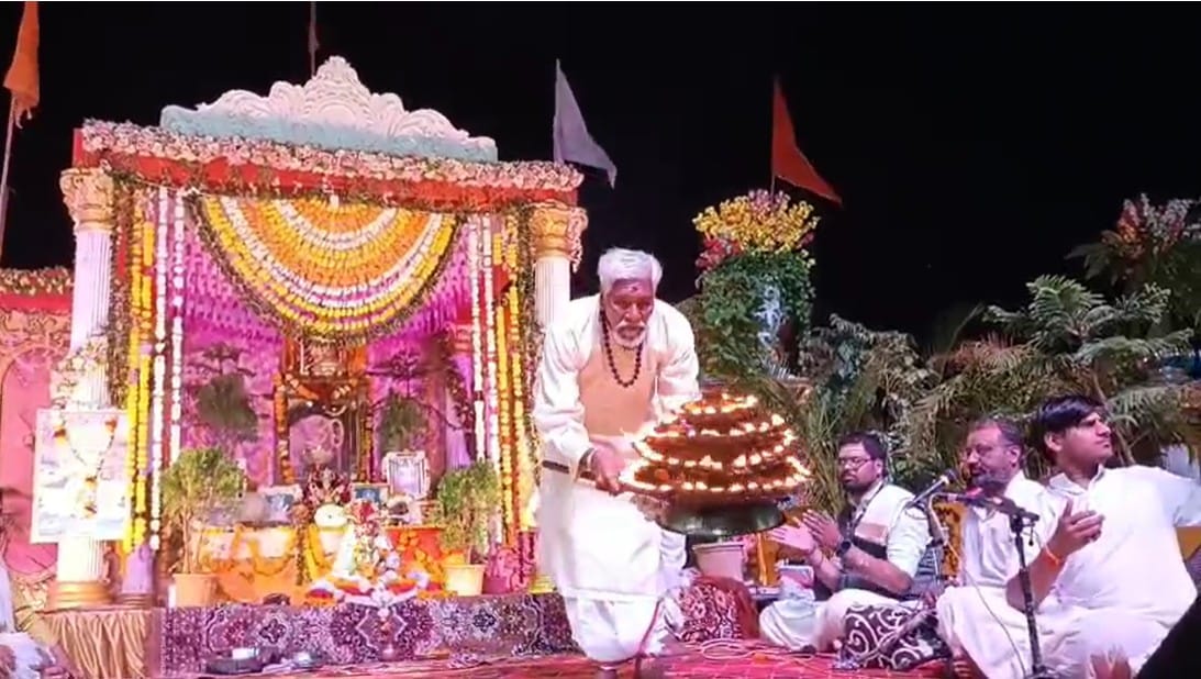 Omkareshwar: The grand celebration of Narmada birth anniversary begins at Navghatkhedi  News in hindi