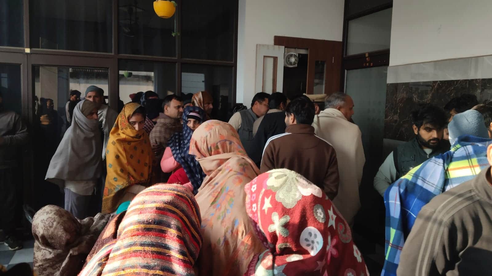 Kharibans village, Sarasawa incident, five dead, Saharanpur crime news, family suicide case