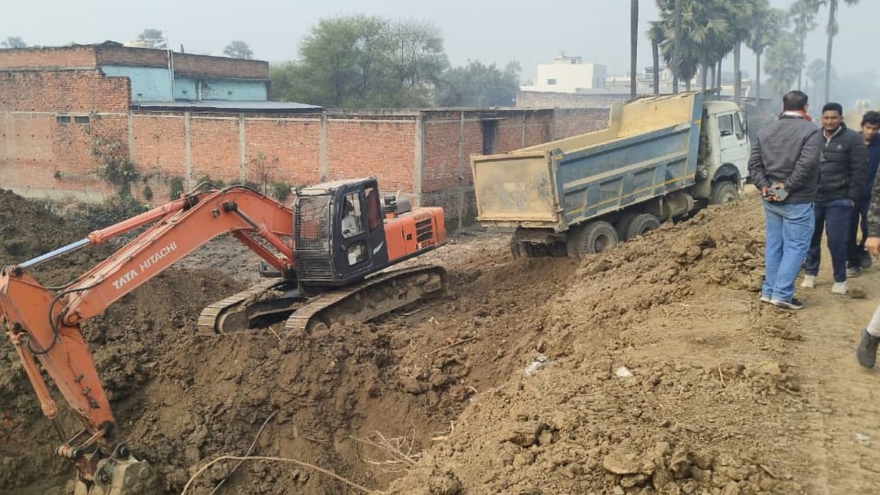 PDD Nagar-Kashi rail line doubling project Survey intensifies red marks placed on houses after measurements