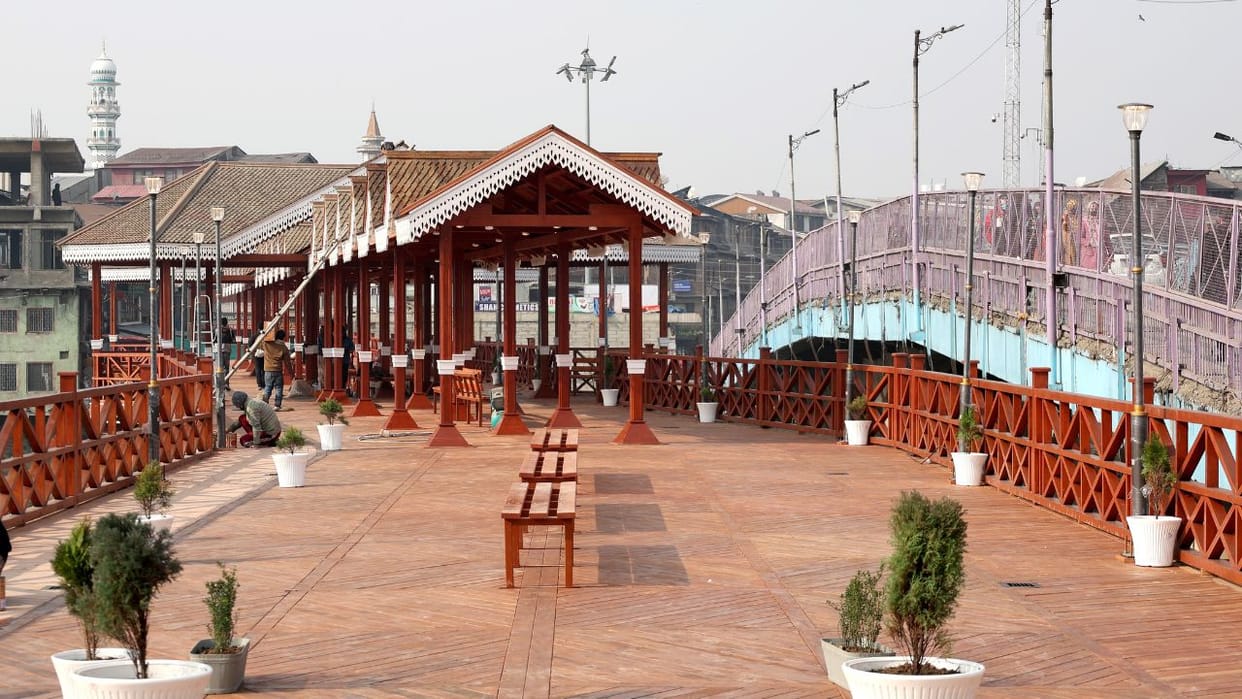 LG will soon dedicate the Amira Kadal footbridge to the public.