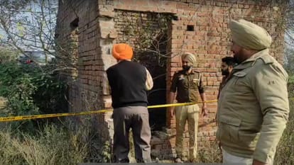 Encounter in Mandi Gobindgarh Robber opens fire during weapons recovery injured