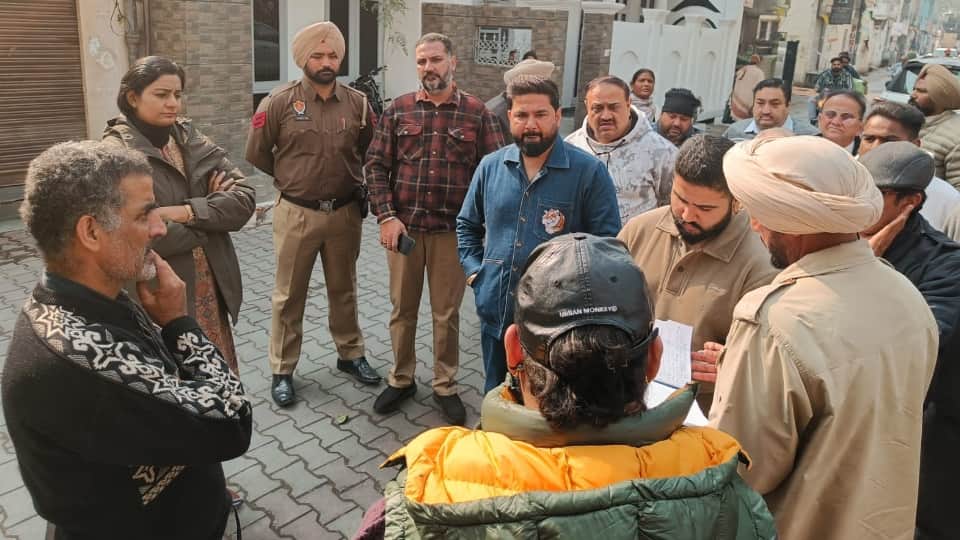 माैके पर पहुंची पुलिस