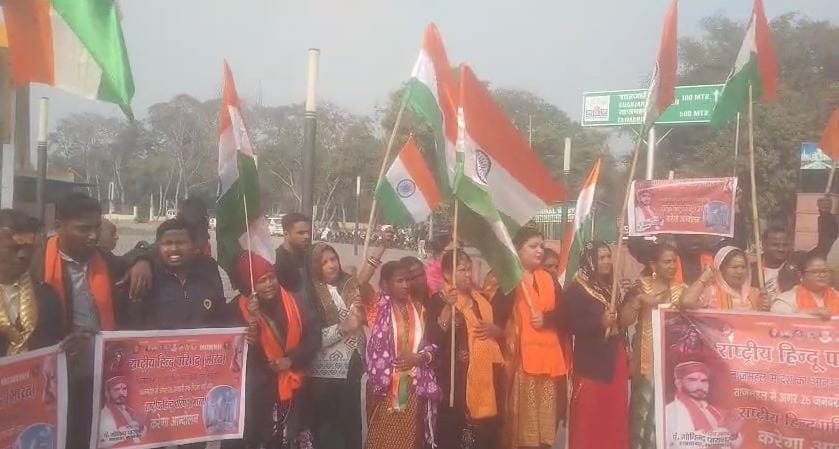 Demand to Hoist Tricolour at All Three Gates of Taj Mahal Hindu Body Warns of Agitation