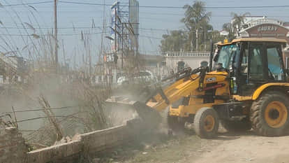 Kanpur: KDA demolishes illegal plotting on seven bighas of land in Singhpur