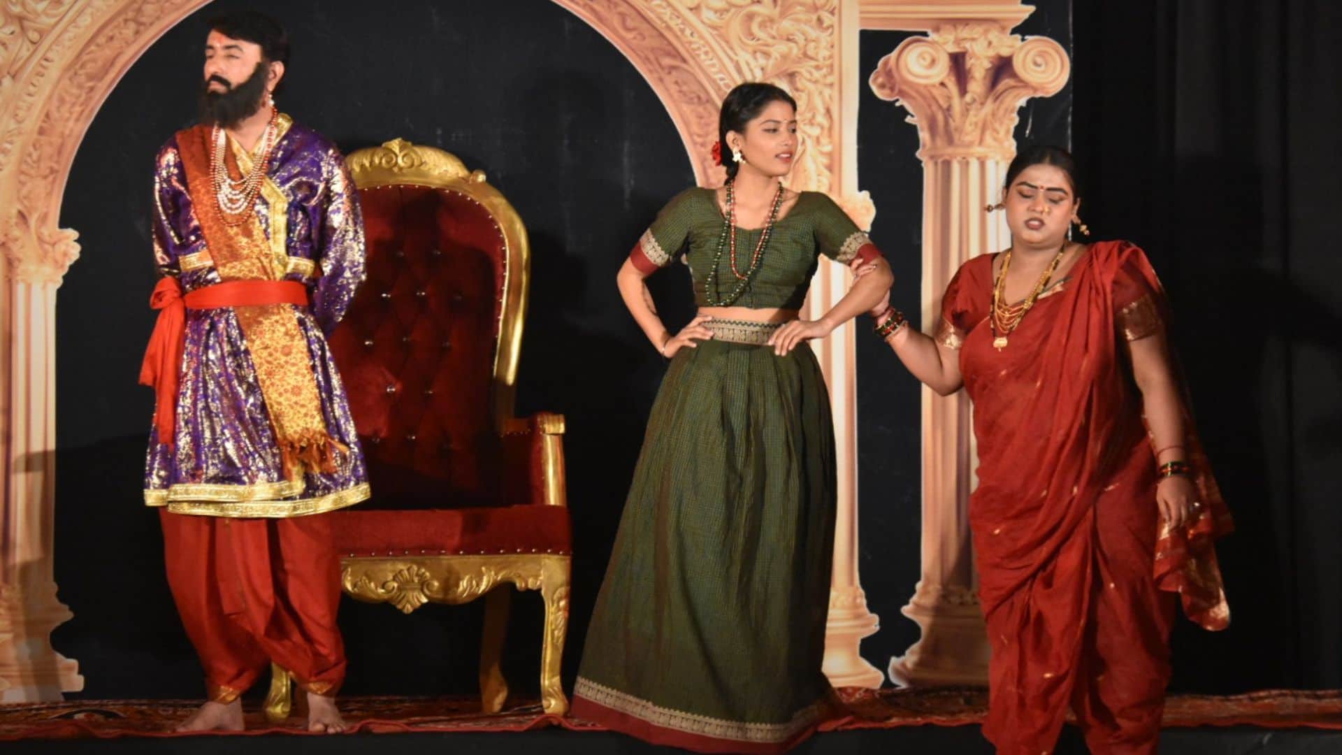 BHU 41 artists staged grand theatrical performance of Mata Ahilya for 75 minutes in Varanasi