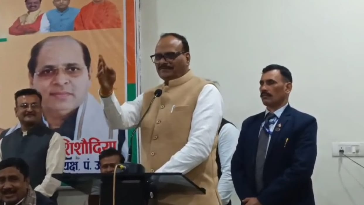 Deputy CM Brajesh Pathak took a dig at Rahul Gandhi and Akhilesh Yadav over nepotism