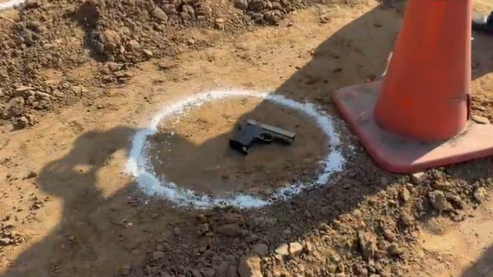 एनकाउंटर में घायल आरोपी से मिली पिस्टल।