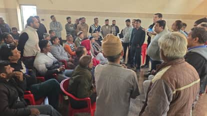 Shopkeeper attacked with a knife in Patel Nagar, Hisar, admitted to hospital in injured condition.