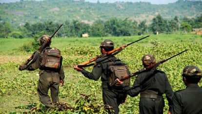 9 Naxalites surrender with weapons in Gariaband, arms dump recovered from Dhamtari-Gariaband